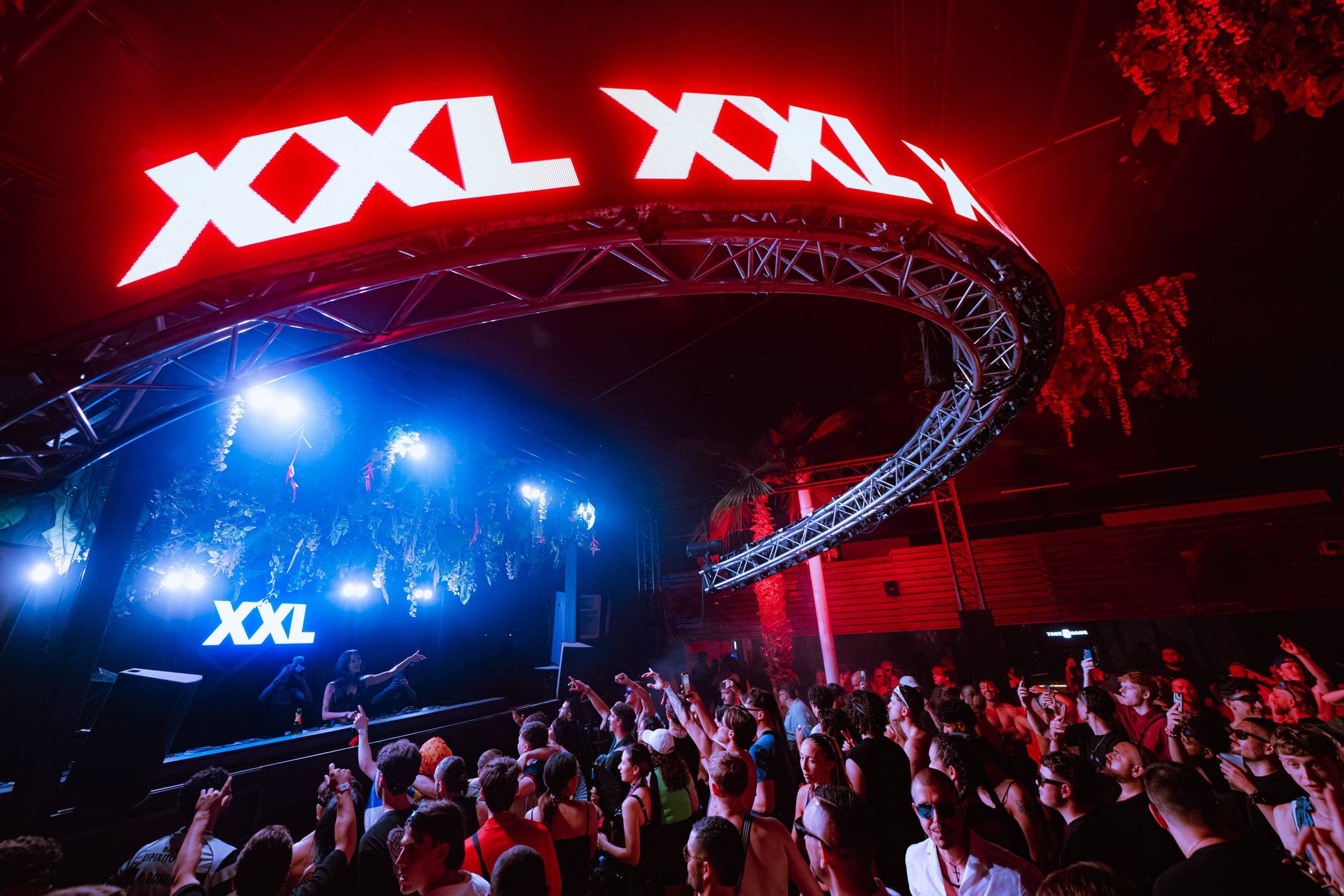 XXL MALTA still 14