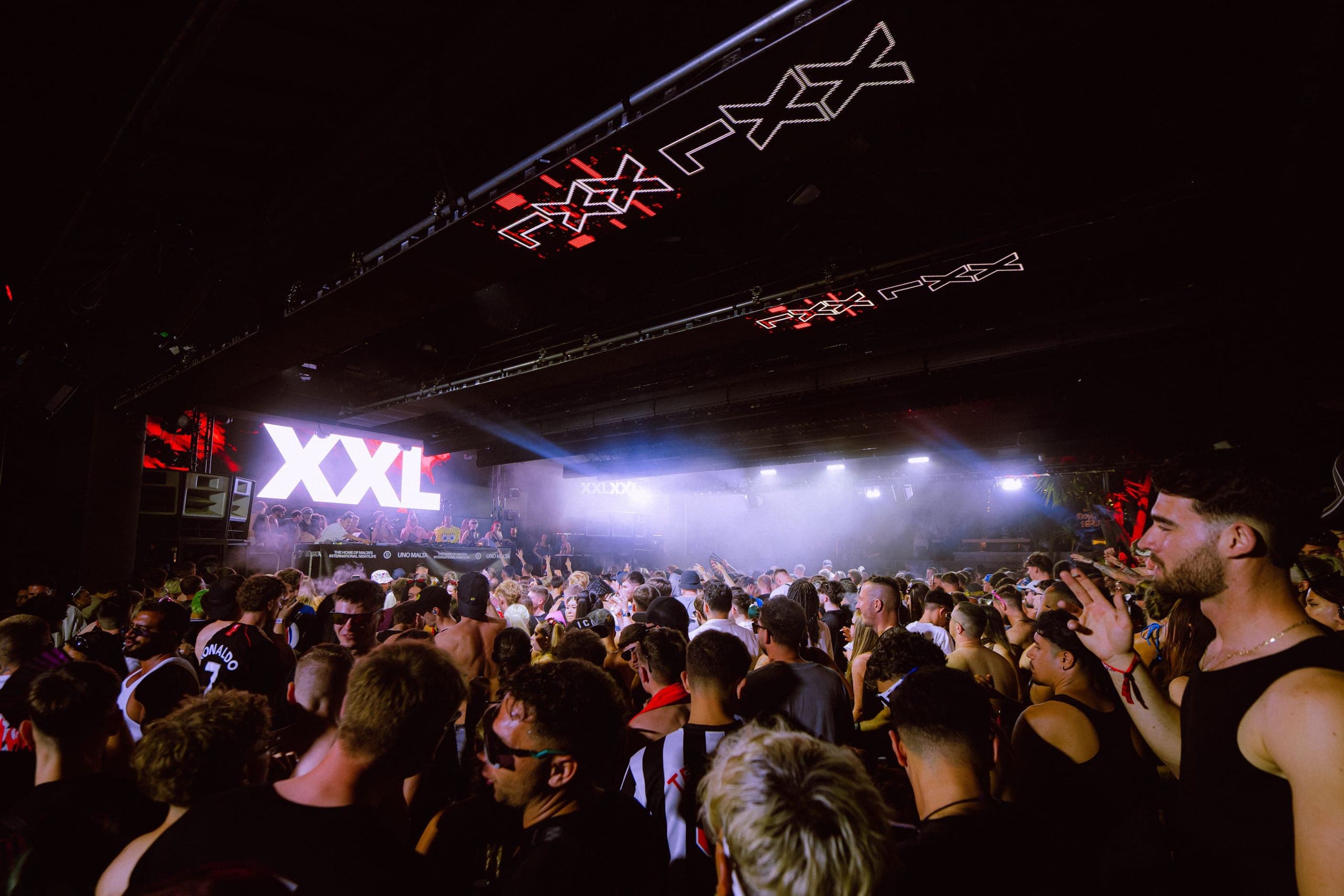 XXL MALTA still 15